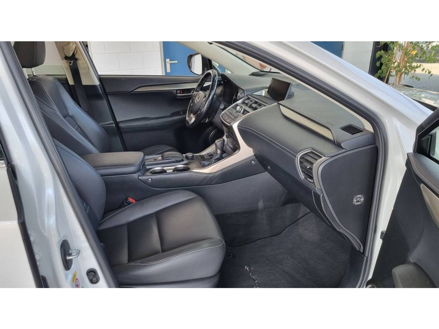 Foto van Lexus Lexus Nx300h