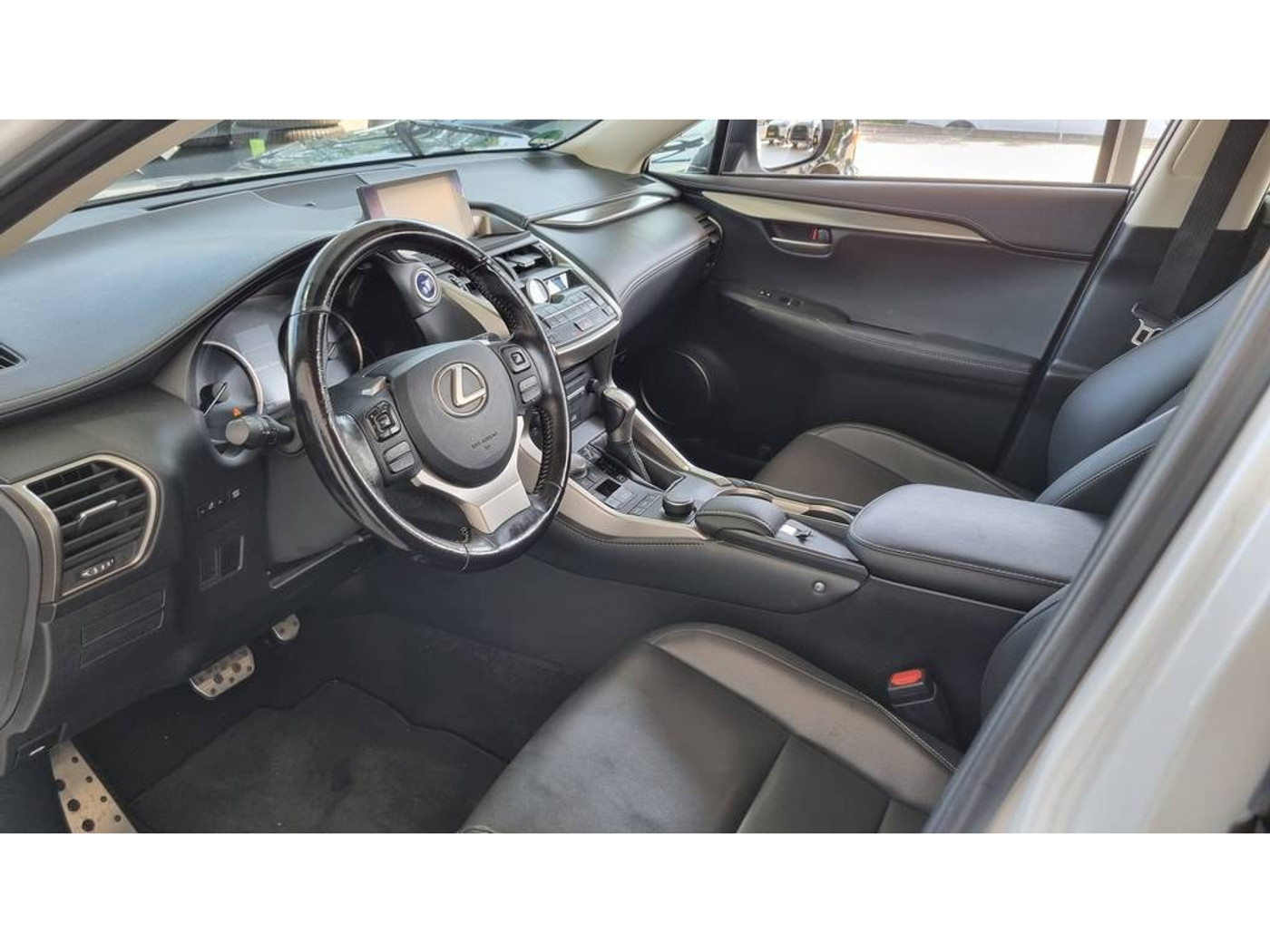 Foto van Lexus Lexus Nx300h