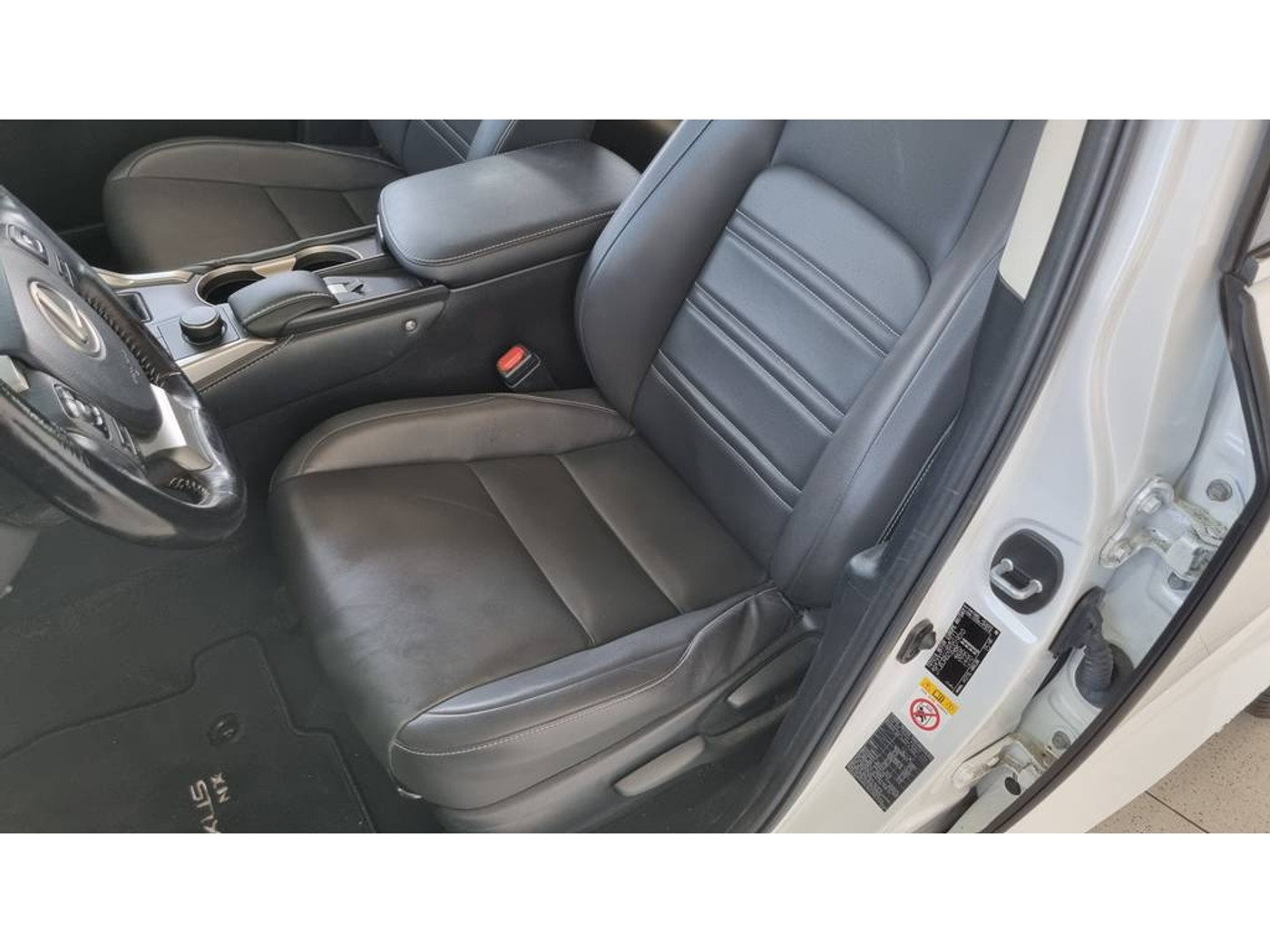 Foto van Lexus Lexus Nx300h