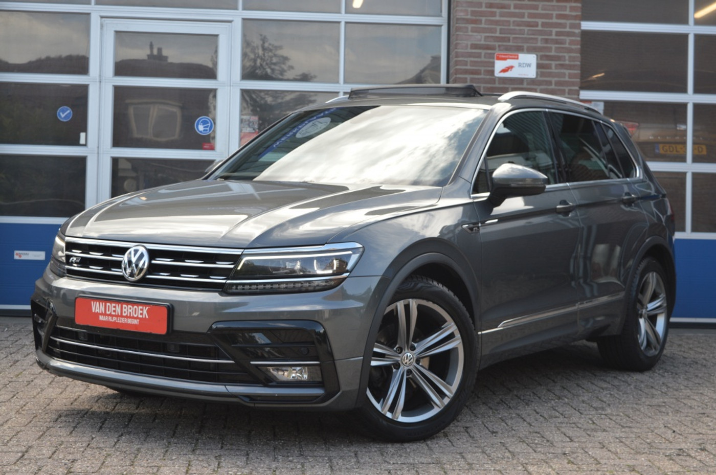 Volkswagen Tiguan 1.5 TSI ACT Highline Business R 2020 - voorkant