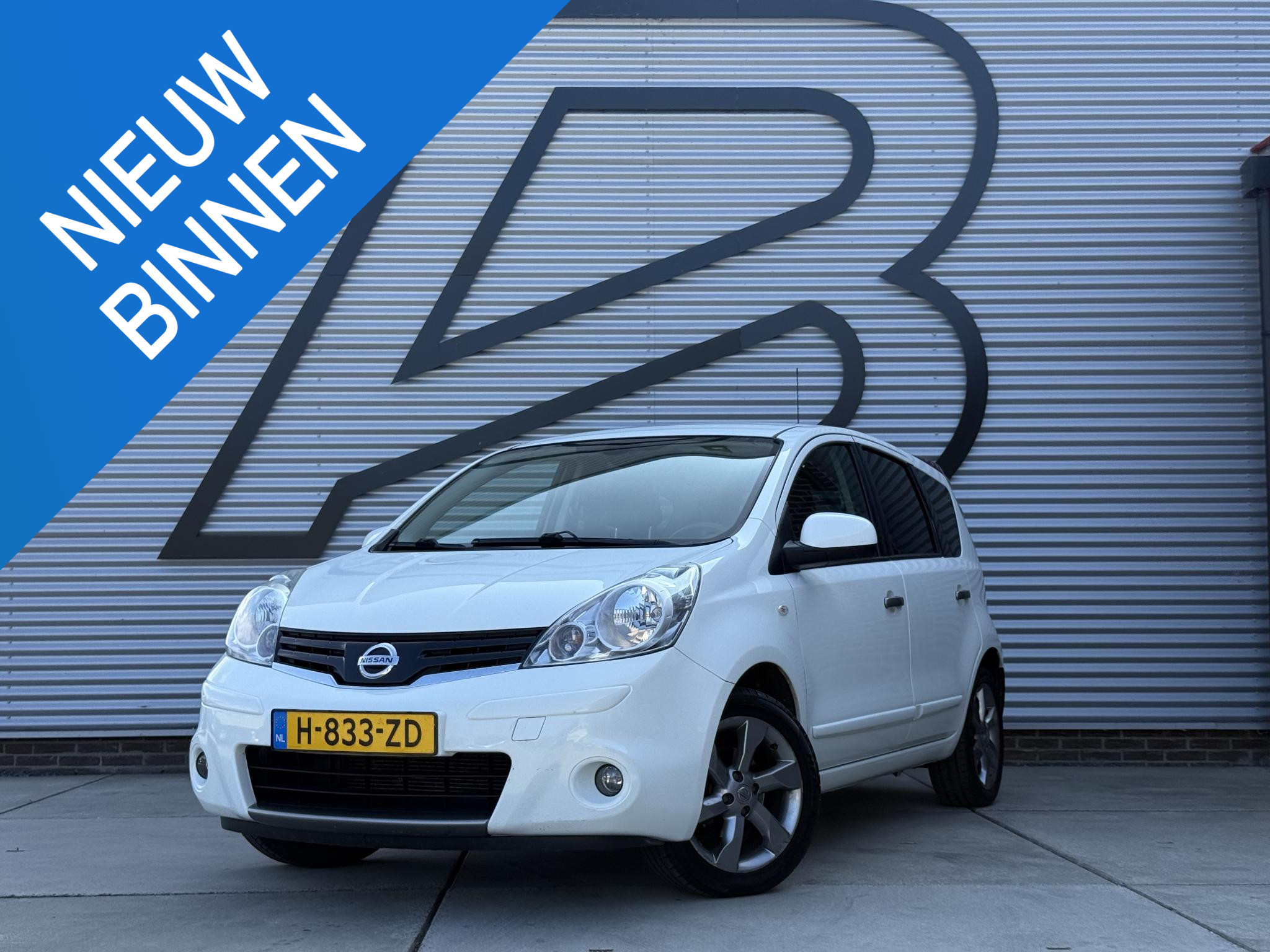 Nissan Nissan Note 1.6 Life + 2011 - voorkant