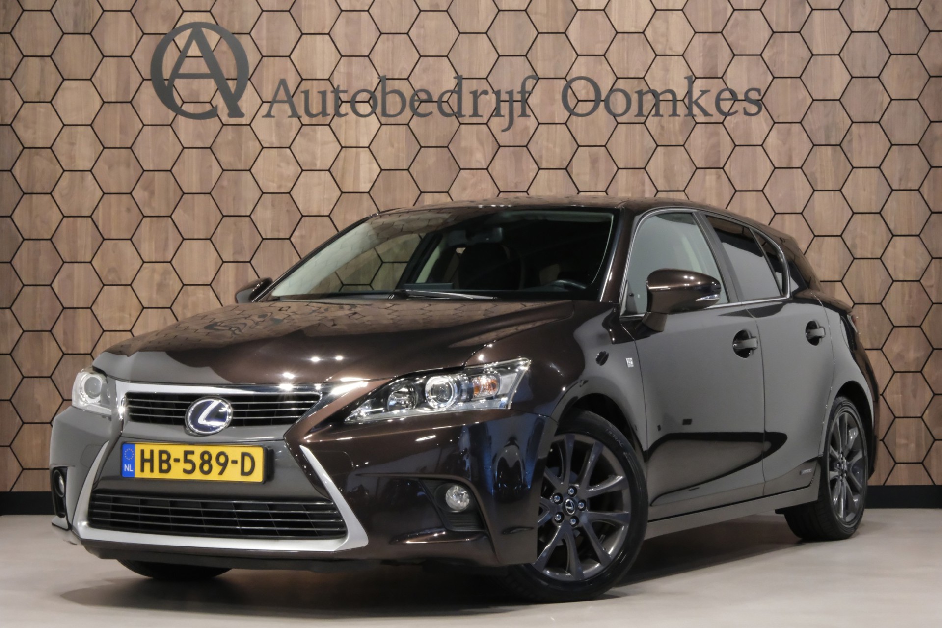 Lexus CT 200h 2015 - voorkant