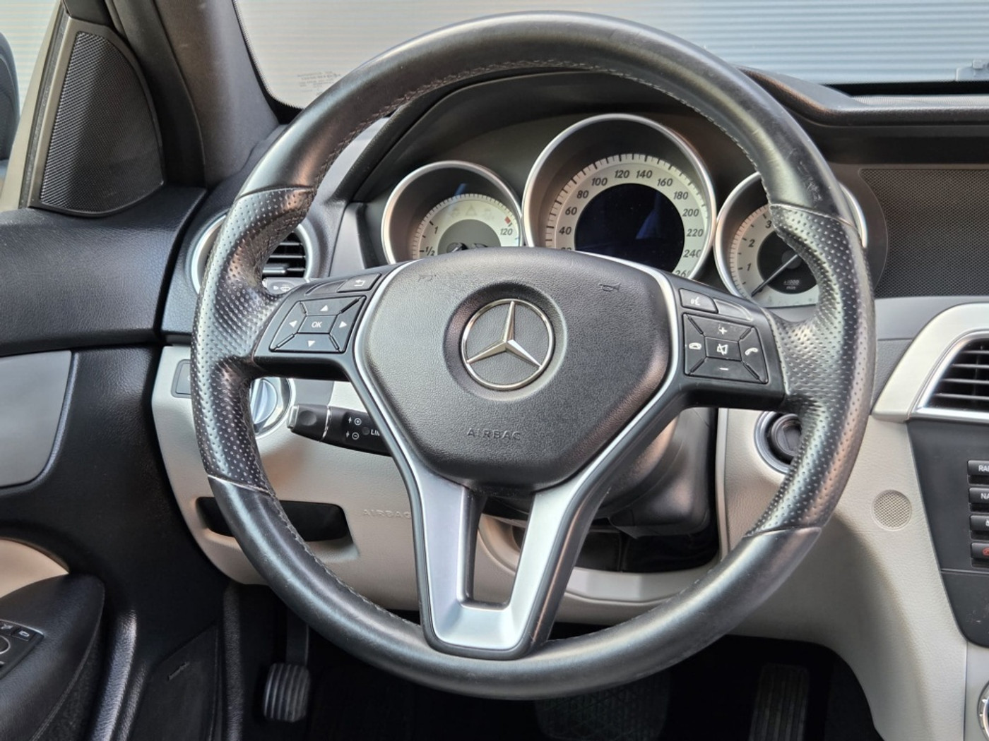 Foto van Mercedes-Benz C 200