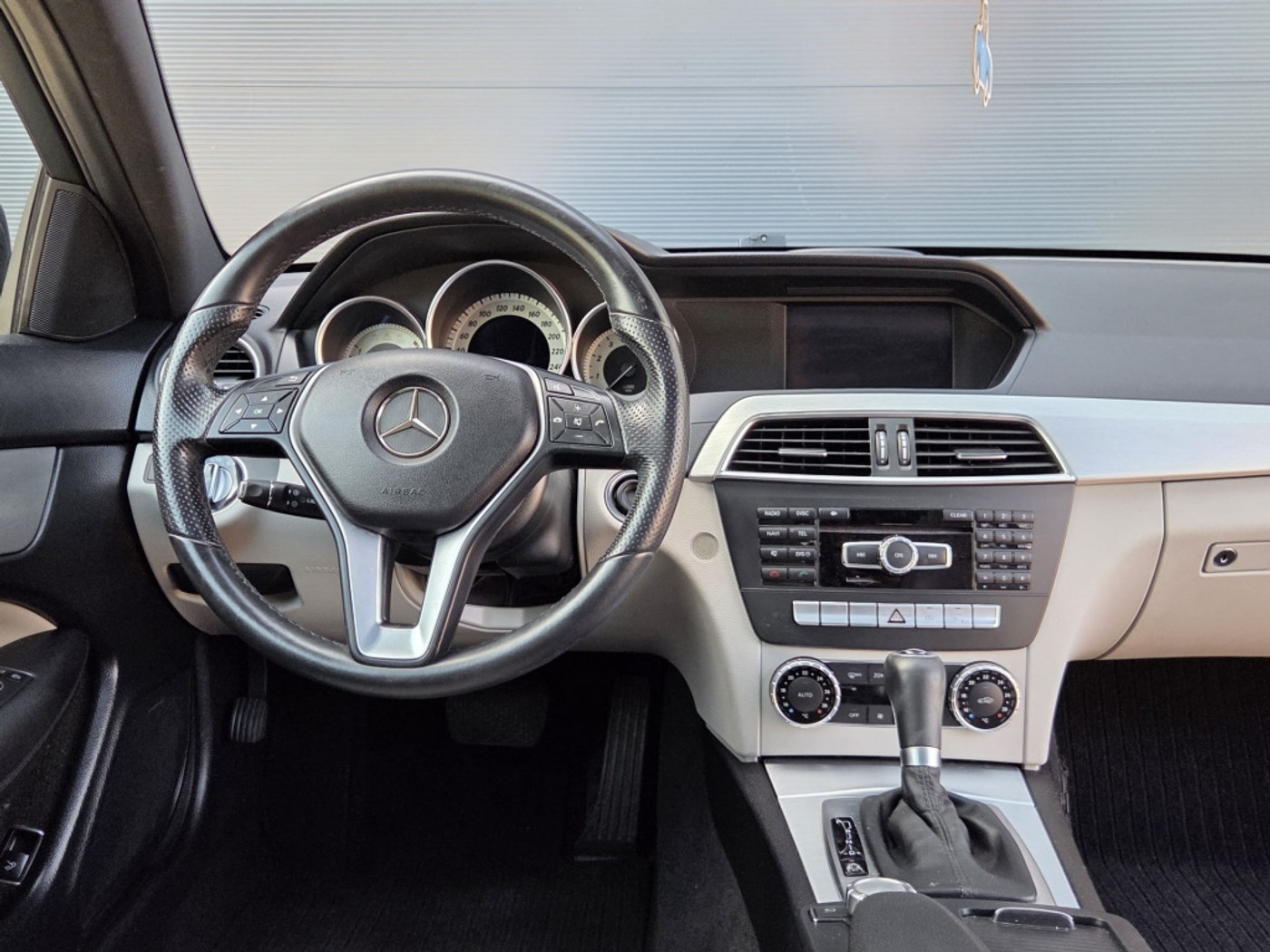 Foto van Mercedes-Benz C 200