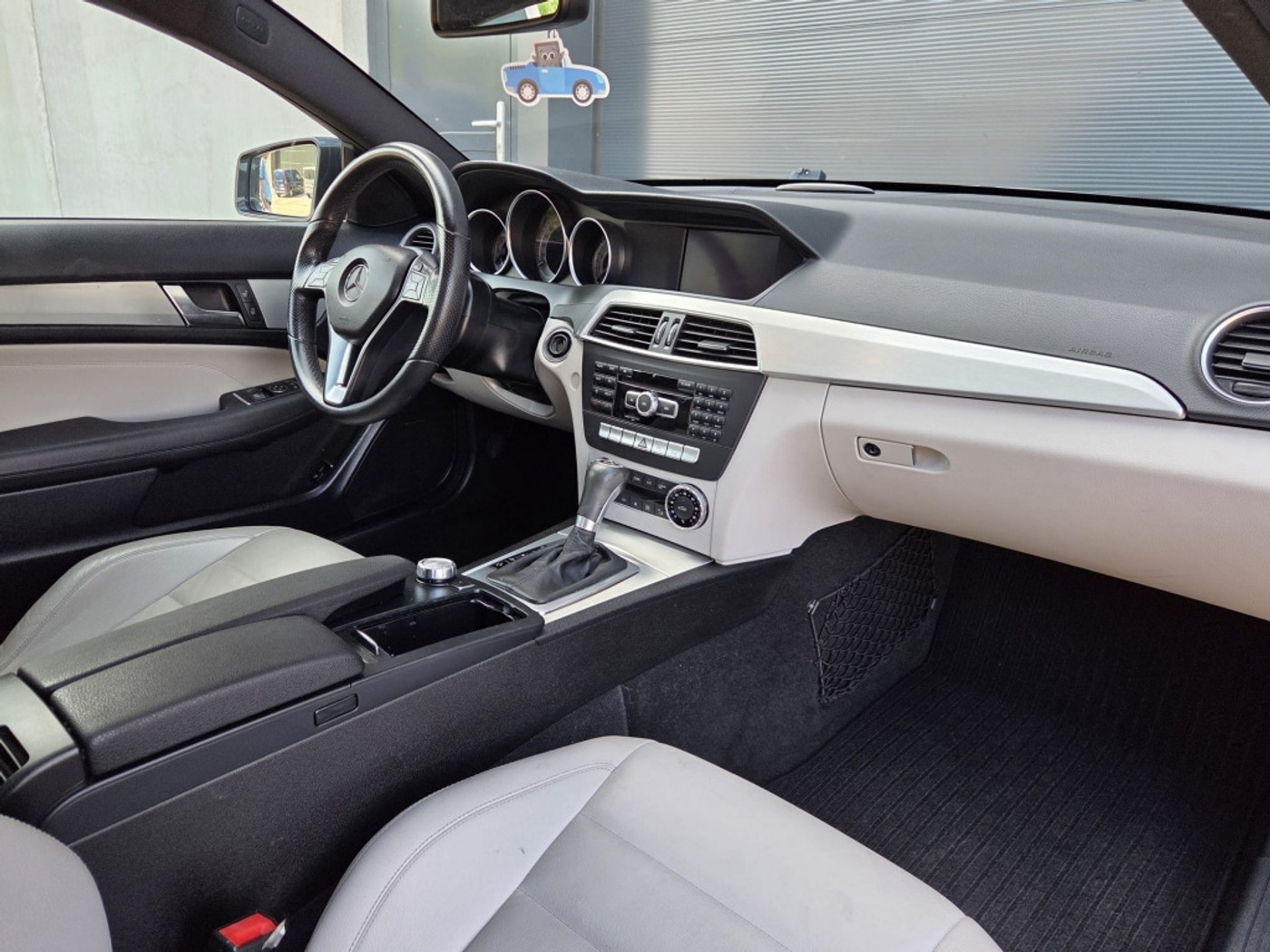 Foto van Mercedes-Benz C 200