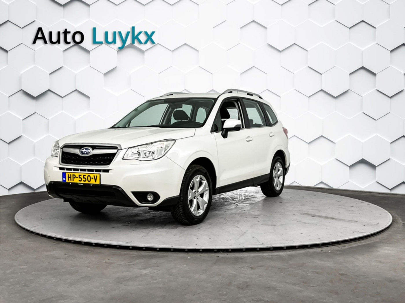 Subaru Forester 2.0 Luxury Automaat | Apple Carplay/Android Auto | Trekhaak | Cruise Control 2015 - voorkant