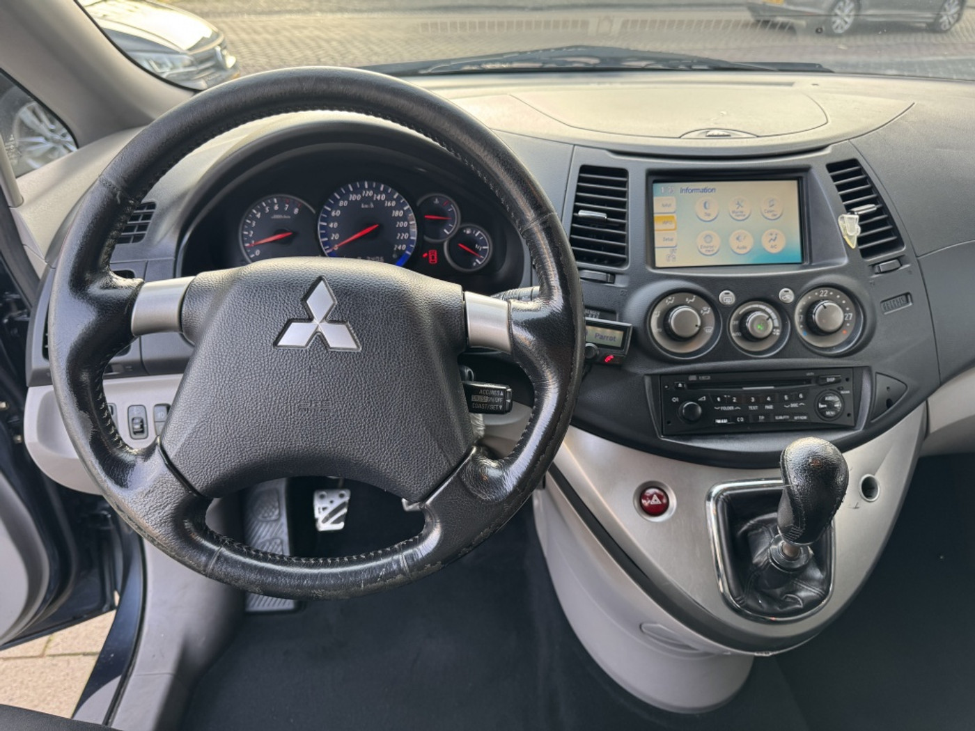 Foto van Mitsubishi Mitsubishi Grandis