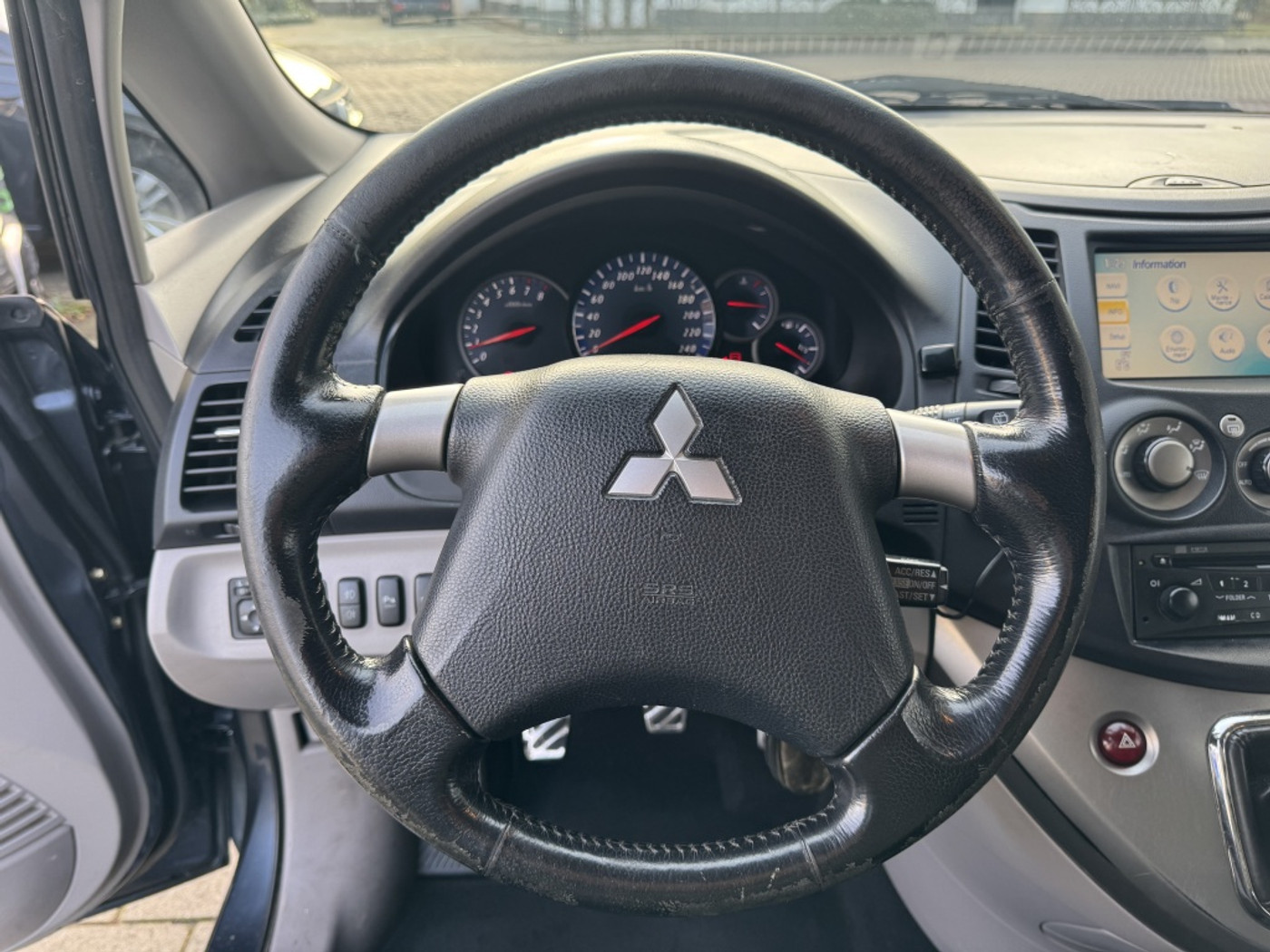 Foto van Mitsubishi Mitsubishi Grandis
