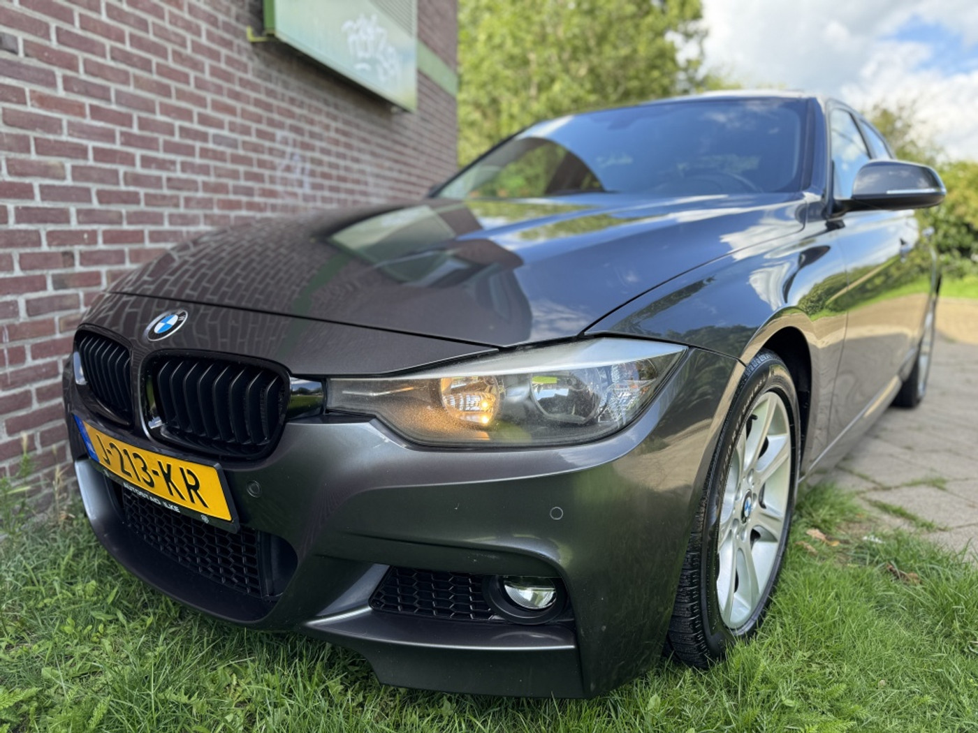 BMW 320i 320i High Exe*2013*M-Pakket|Ecc|Cruise|O-dak|Leder 2013 - voorkant