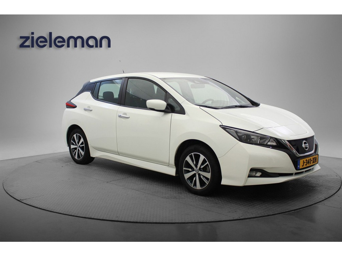 Nissan Nissan Leaf 40kwh Acenta 40 kWh - Carplay, Navi, Cruise, Camera, Clima, Stoelverw. 2020 - voorkant