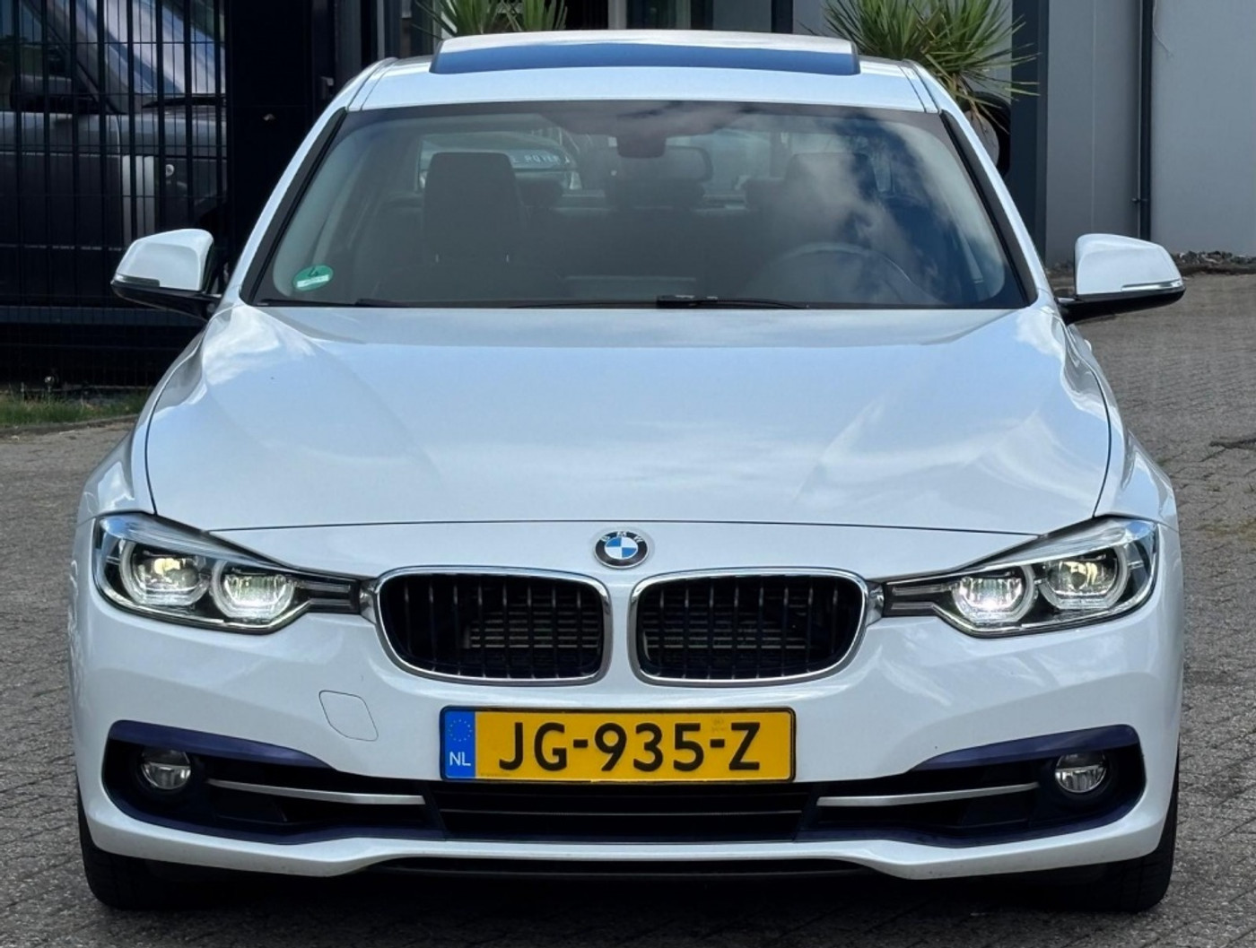 Foto van BMW 330e