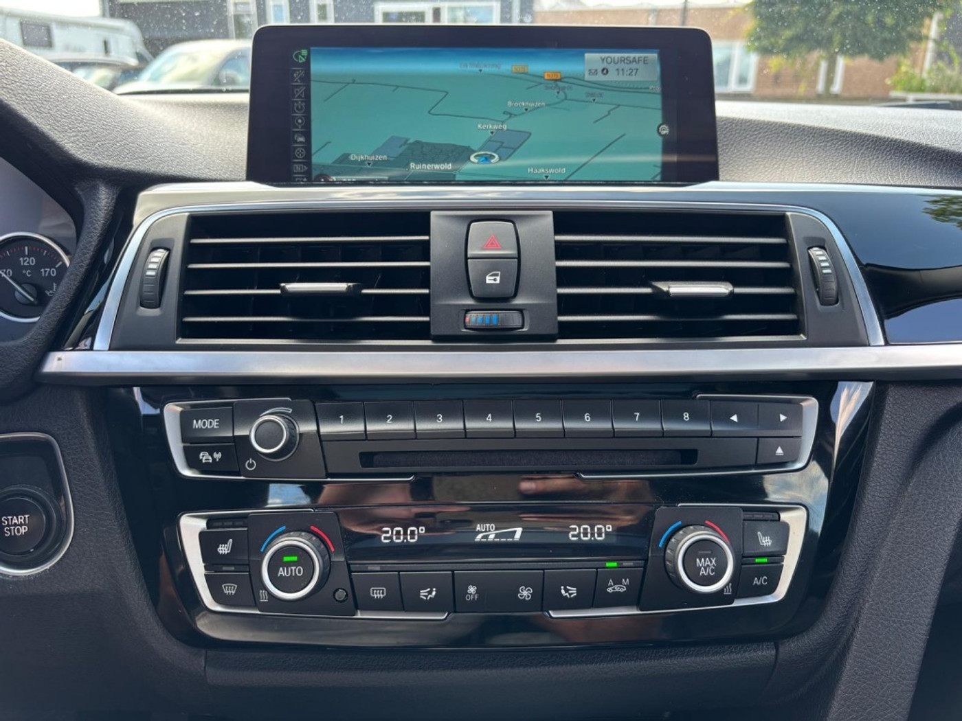 Foto van BMW 330e