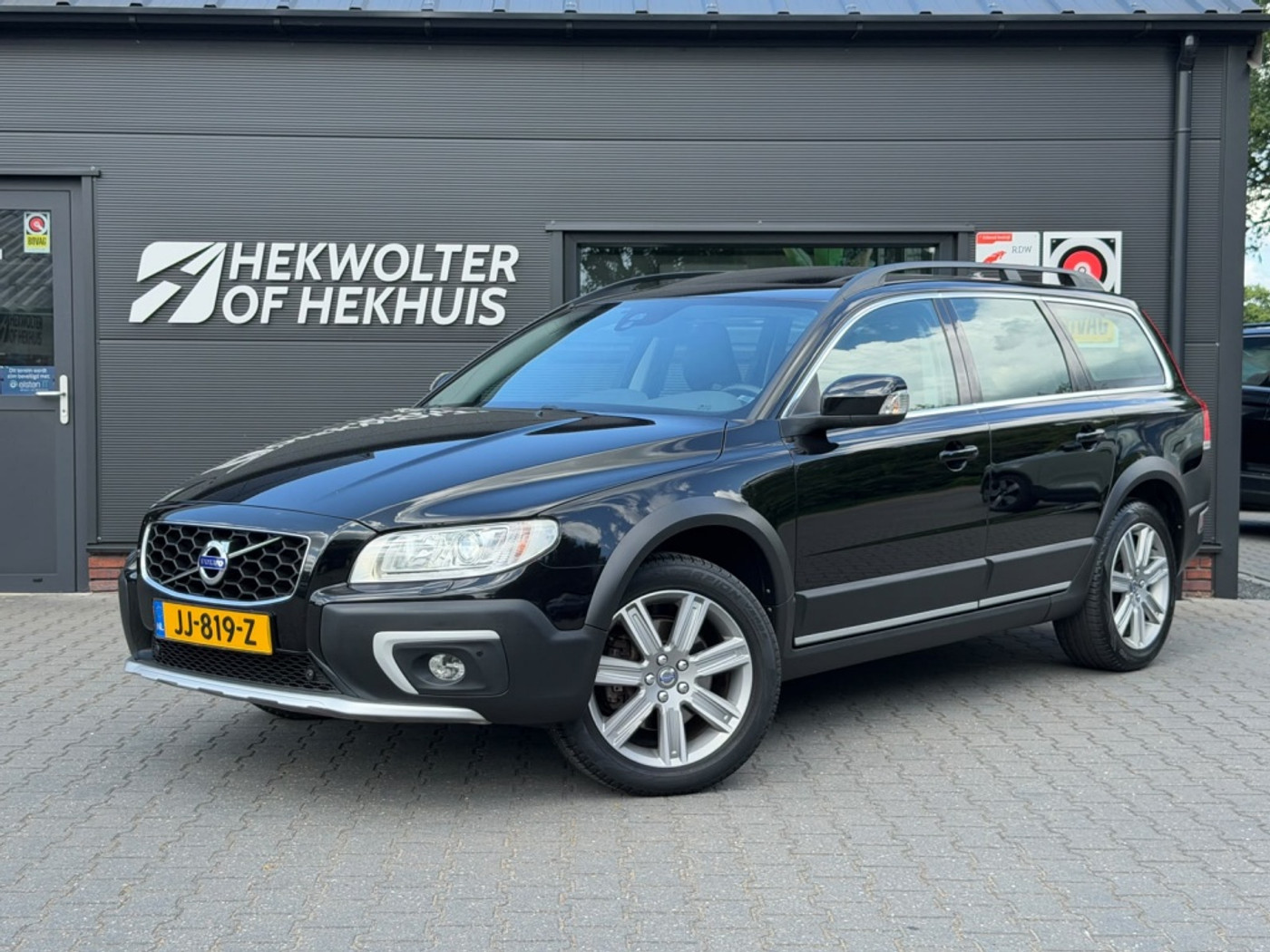 Volvo Xc70 2.0 T5 FWD Polar+ | Leder | Trekhaak | NAP | Cruise 2016 - voorkant
