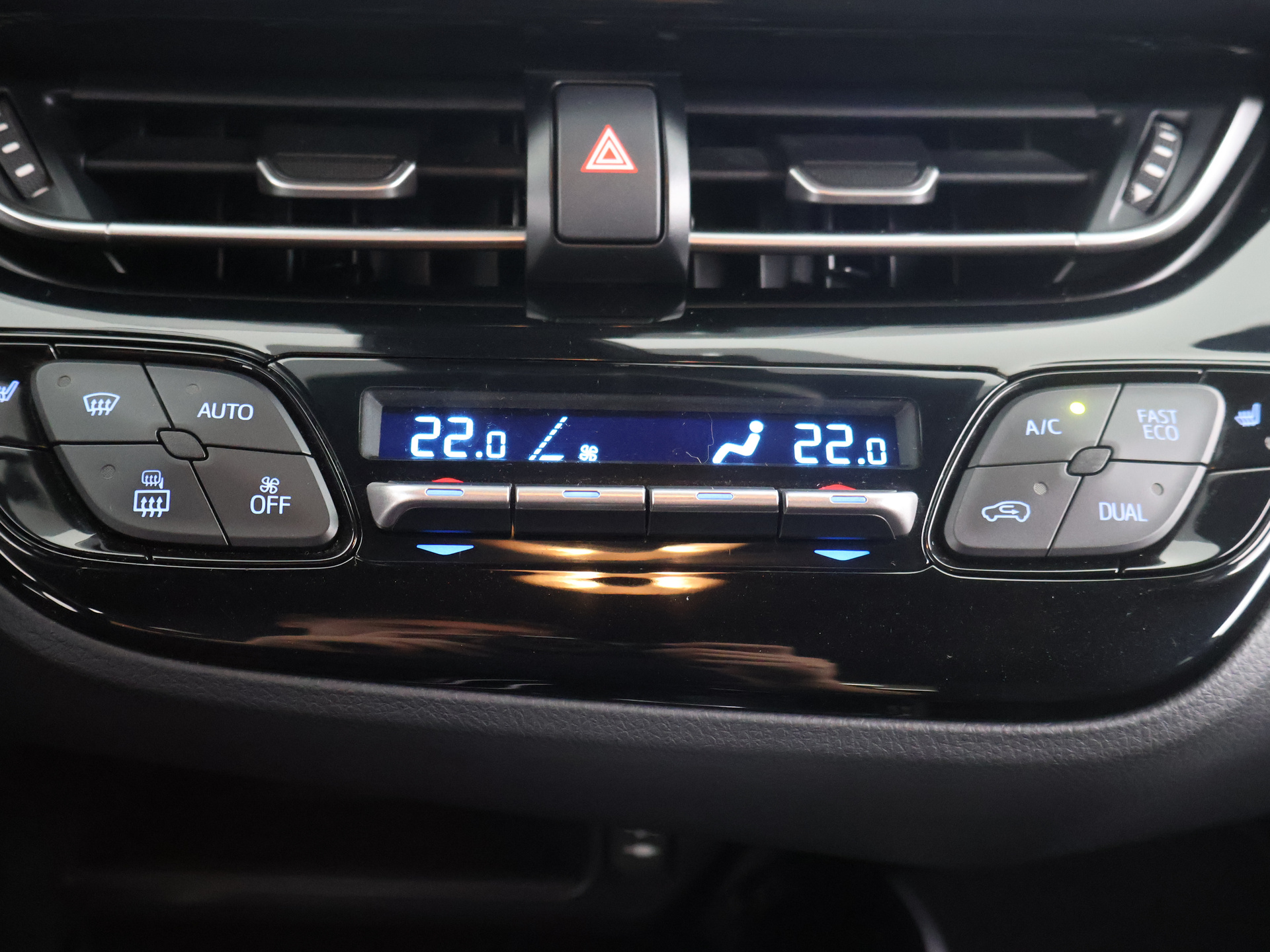 Foto van Toyota C-hr