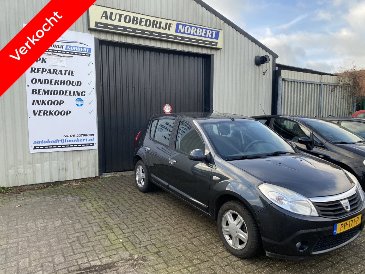 Dacia Sandero 1.6 Lauréate 2008 - voorkant