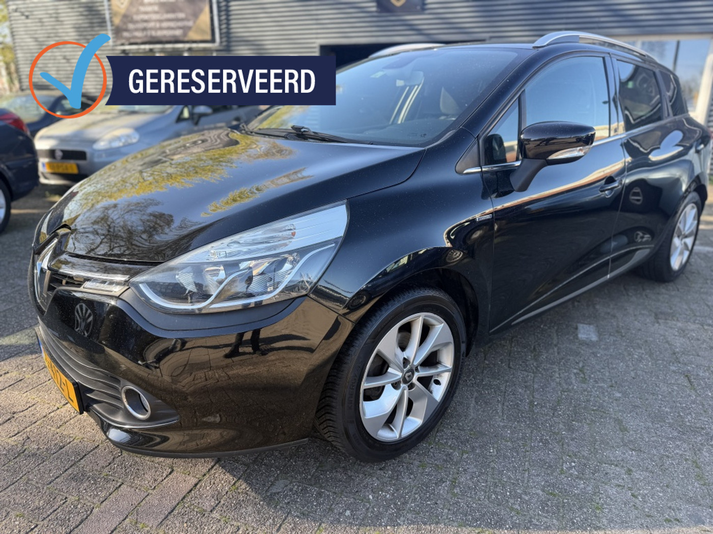 Renault Clio 0.9 TCe Limited*2016*Cruise|Ecc|Nav|T-haak 2016 - voorkant