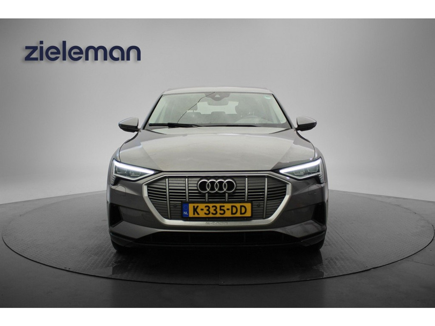 Foto van Audi E-tron 55