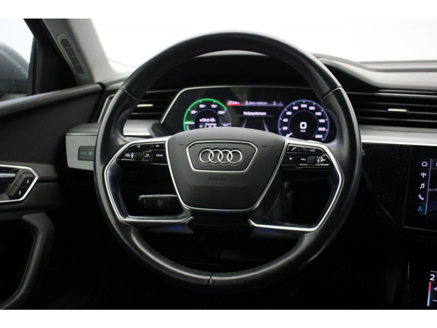 Foto van Audi E-tron 55