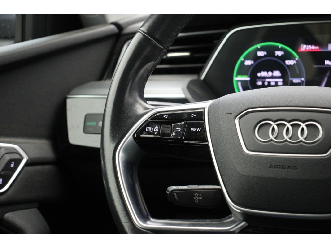 Foto van Audi E-tron 55