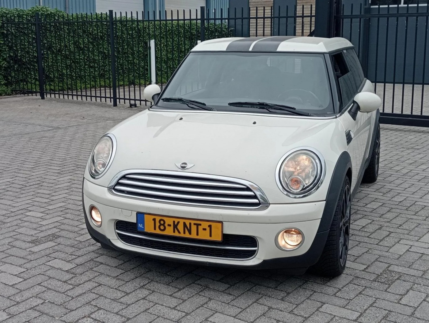 Mini Cooper D Clubman 1.6 Cooper D  Bj 2010  zeer Nette staat 2010 - voorkant
