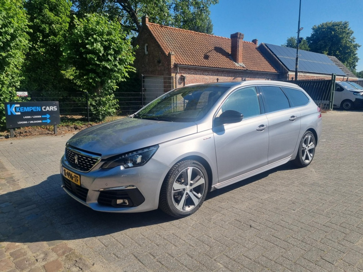 Peugeot 308 SW 1.2 PureTech GT-Line Avantage 2021 - voorkant