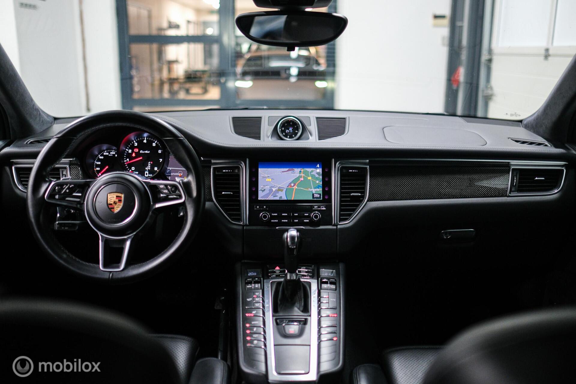 Foto van Porsche Macan Turbo