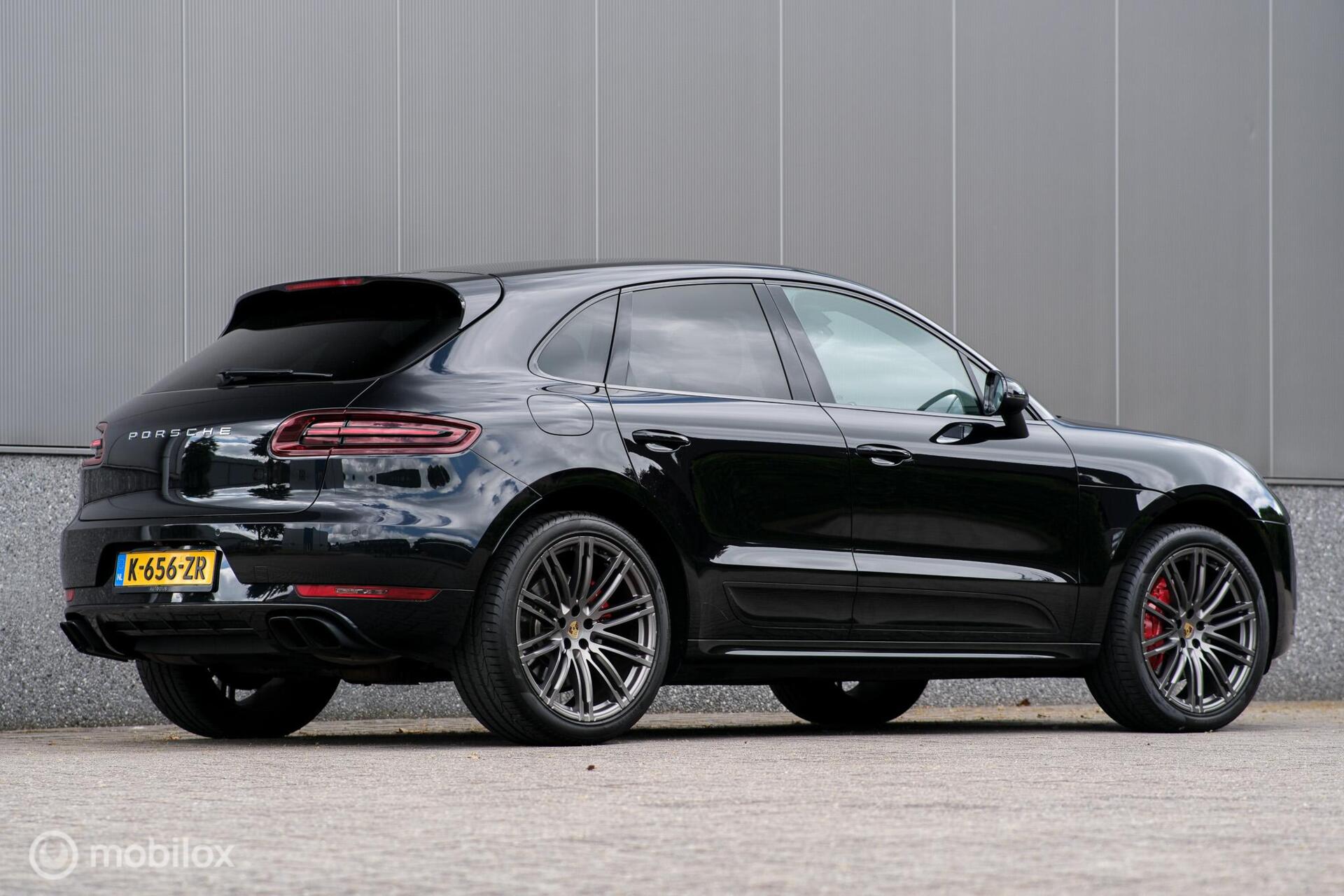 Foto van Porsche Macan Turbo
