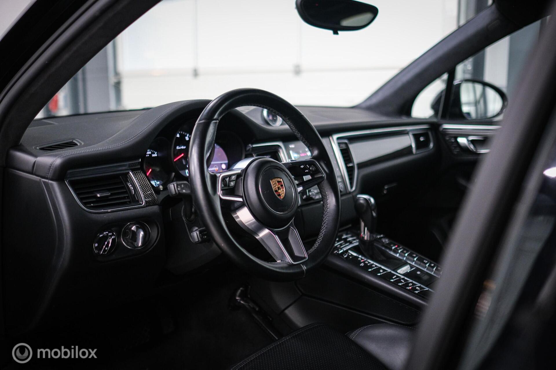 Foto van Porsche Macan Turbo