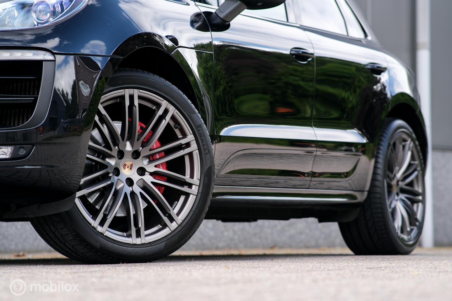 Foto van Porsche Macan Turbo