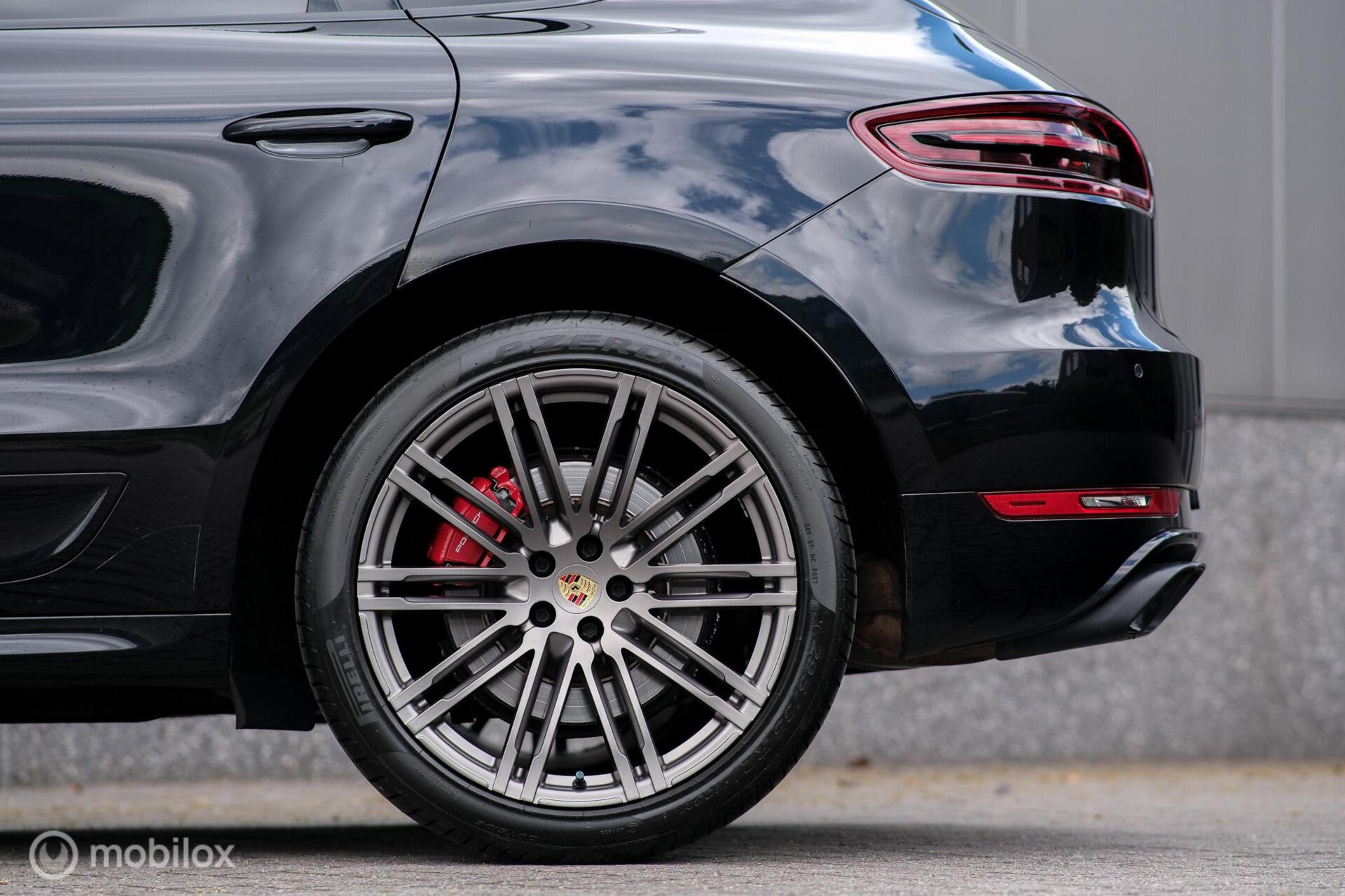 Foto van Porsche Macan Turbo