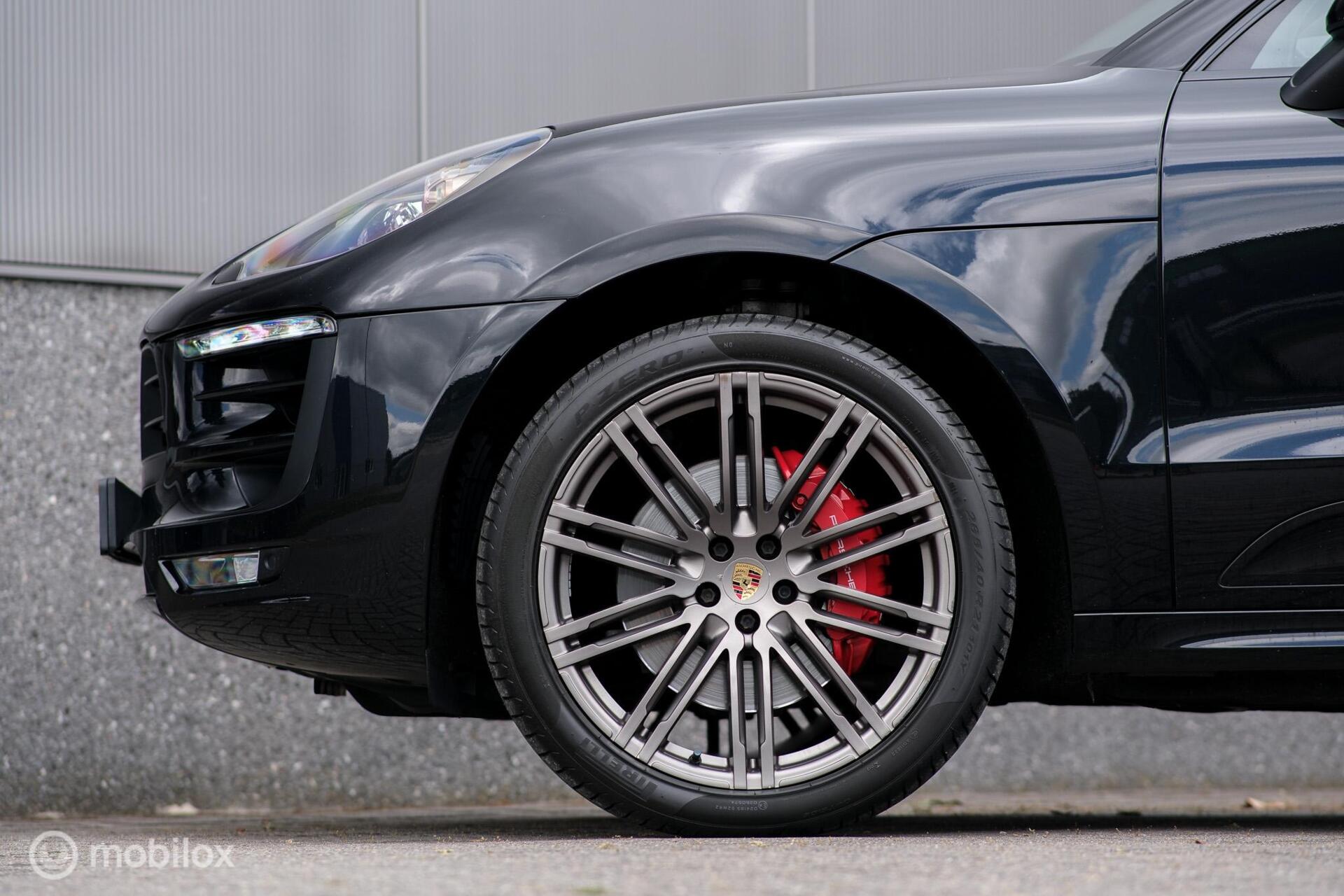 Foto van Porsche Macan Turbo