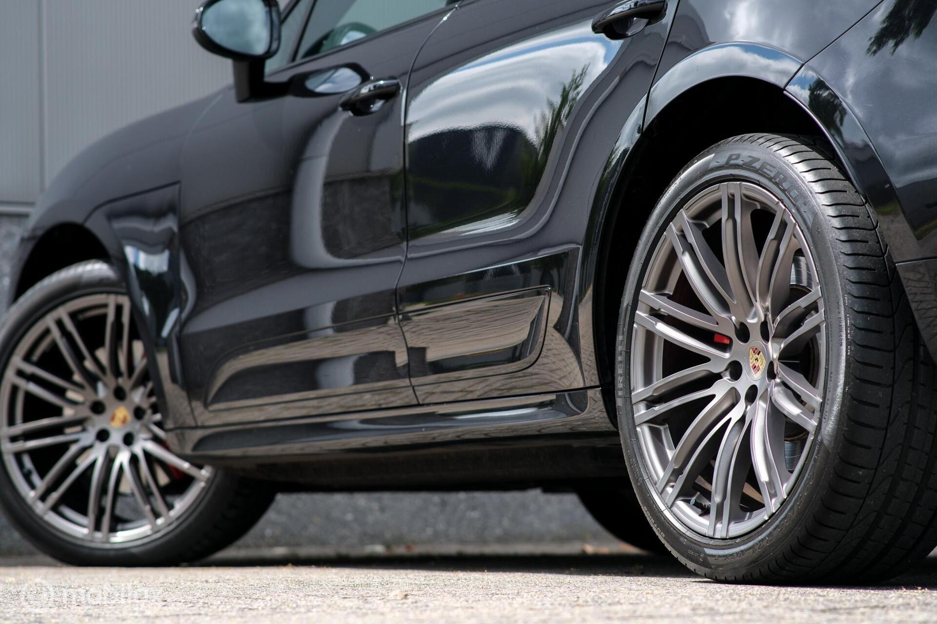 Foto van Porsche Macan Turbo
