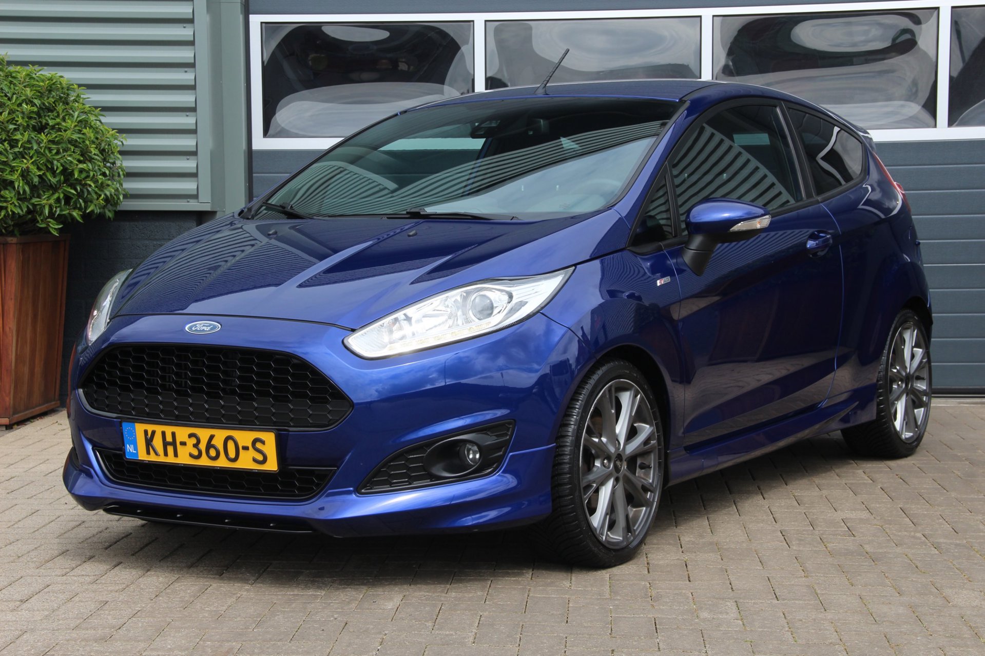 Ford Fiesta 1.0 EcoBoost Titanium ST Line |Navi|Stoelverw|Keyless |Camera |PDC |Cruise |Bluetooth |Sfeerverlichting|LMV17'' 2016 - voorkant