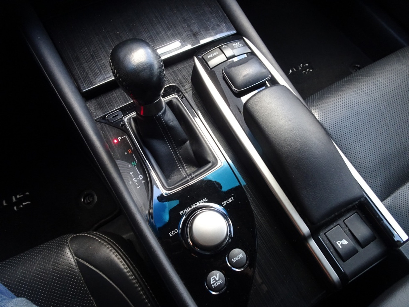 Foto van Lexus Lexus Gs300h