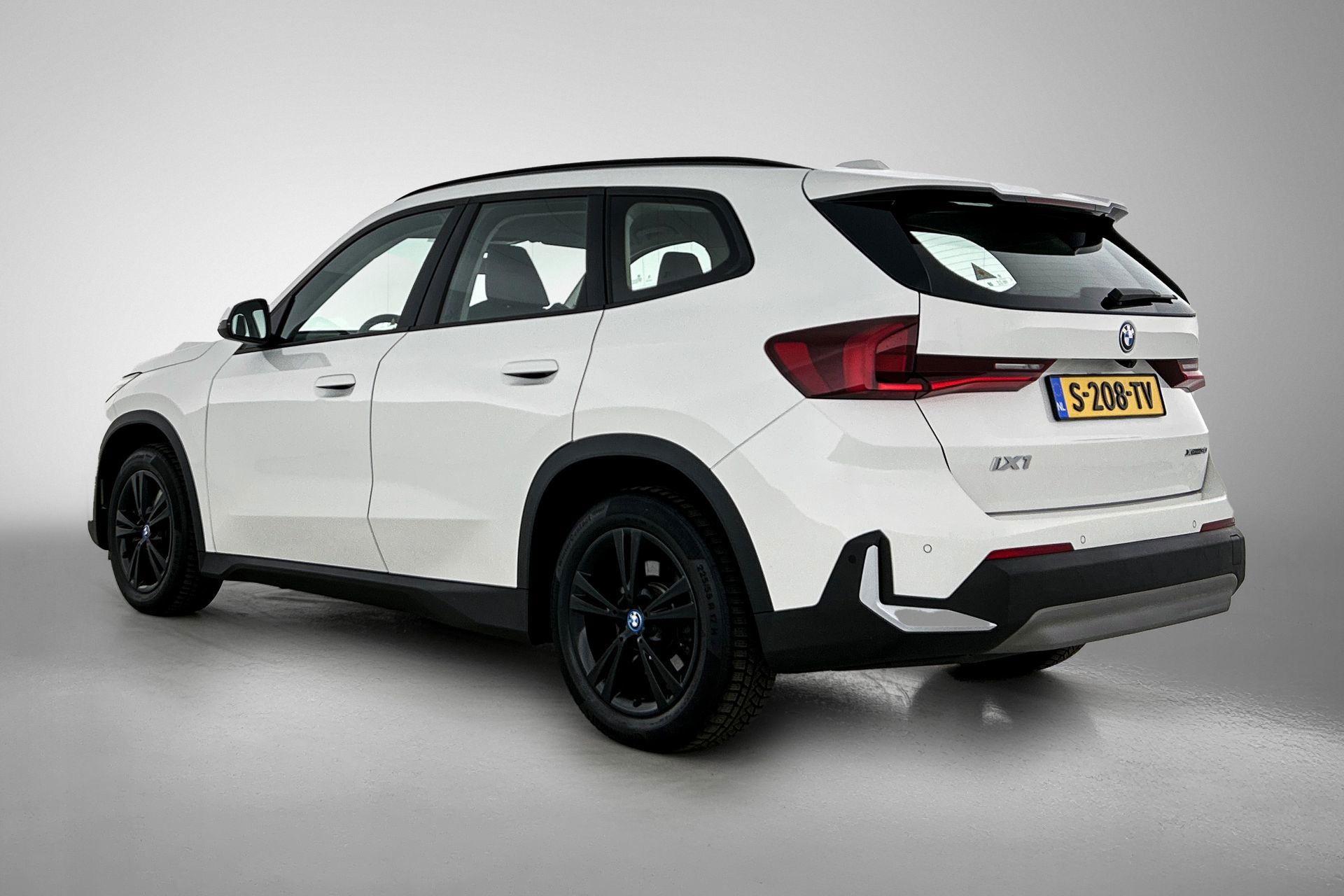 Foto van BMW Ix1
