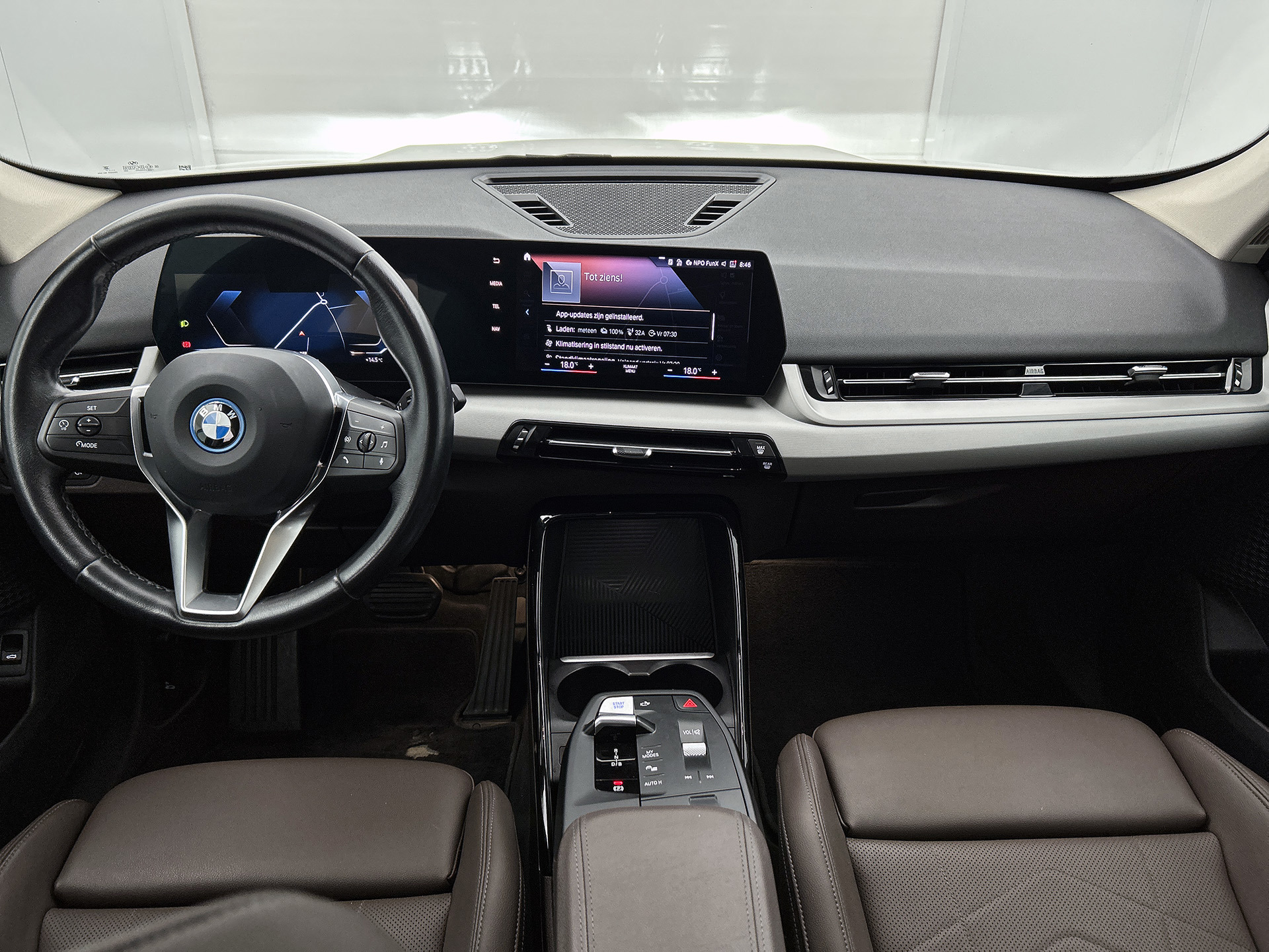Foto van BMW Ix1
