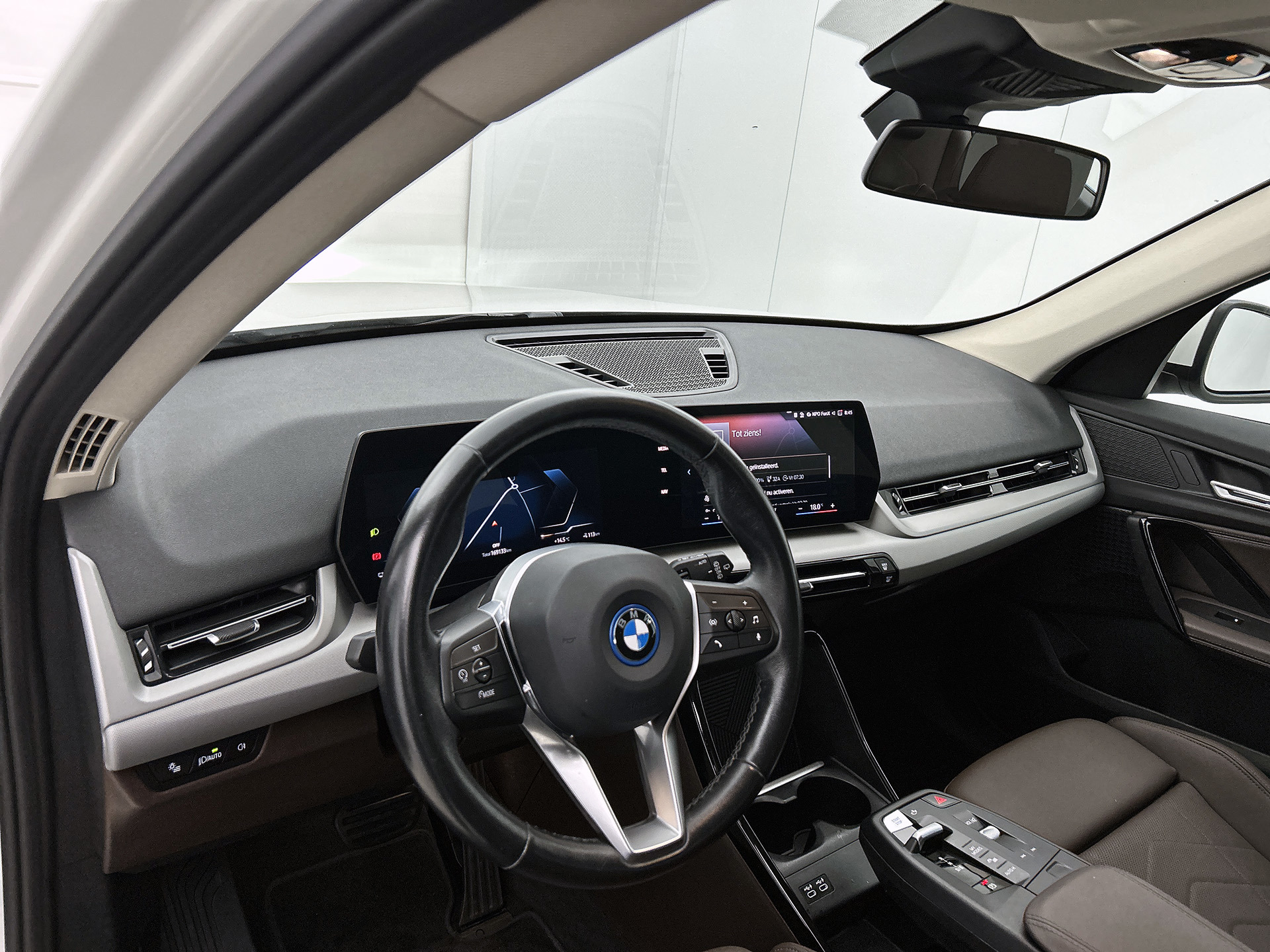 Foto van BMW Ix1