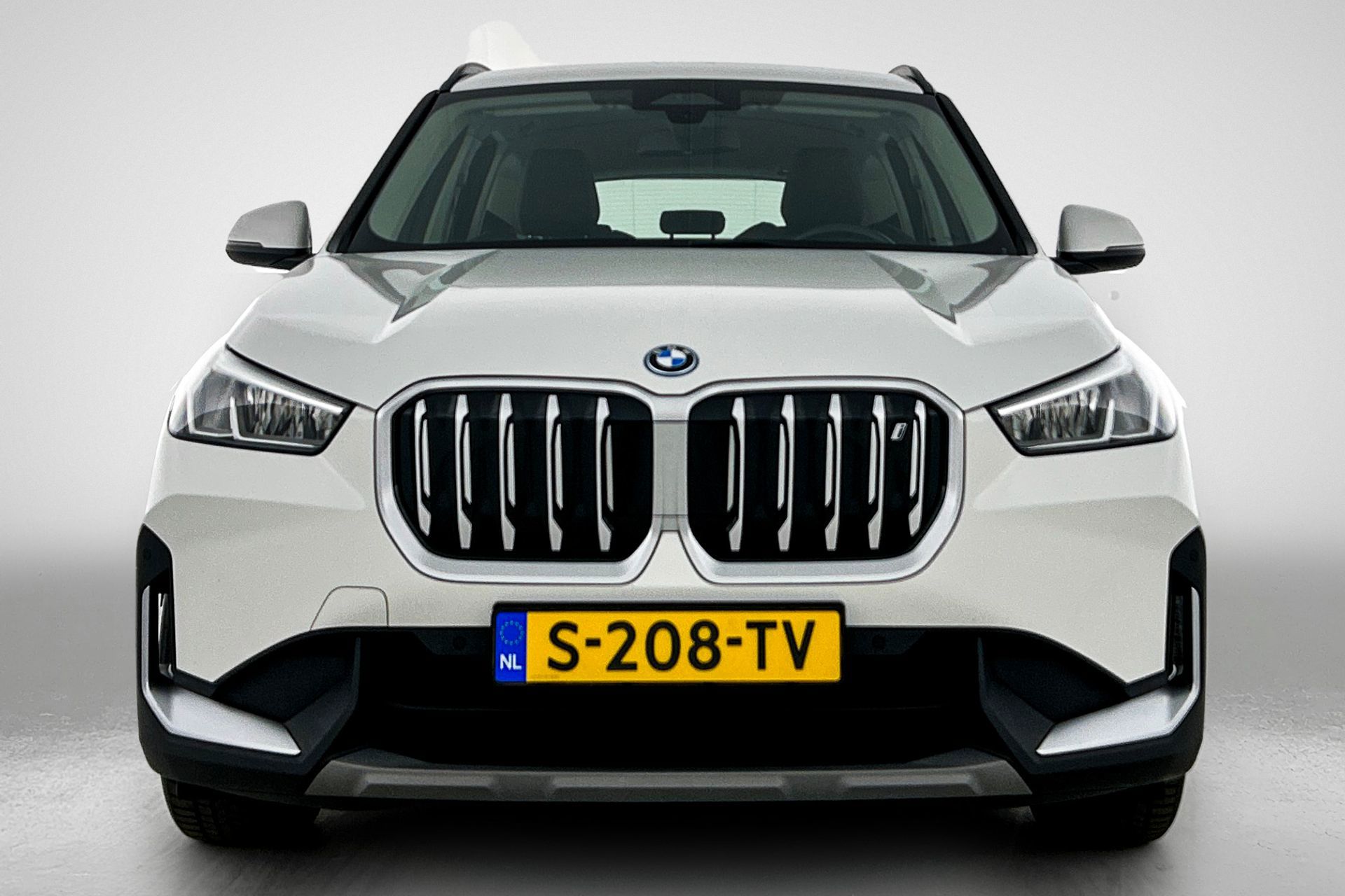 Foto van BMW Ix1