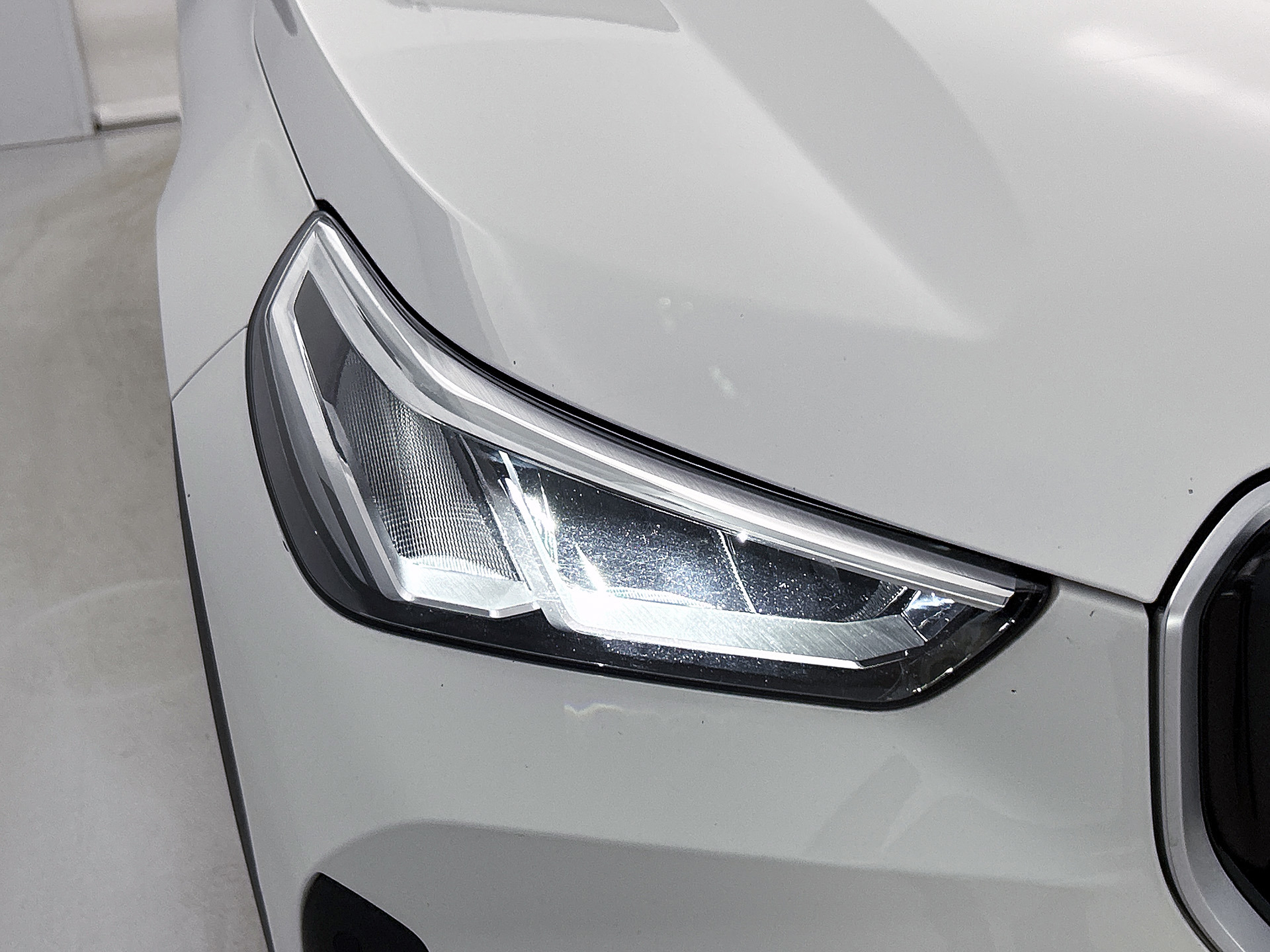 Foto van BMW Ix1