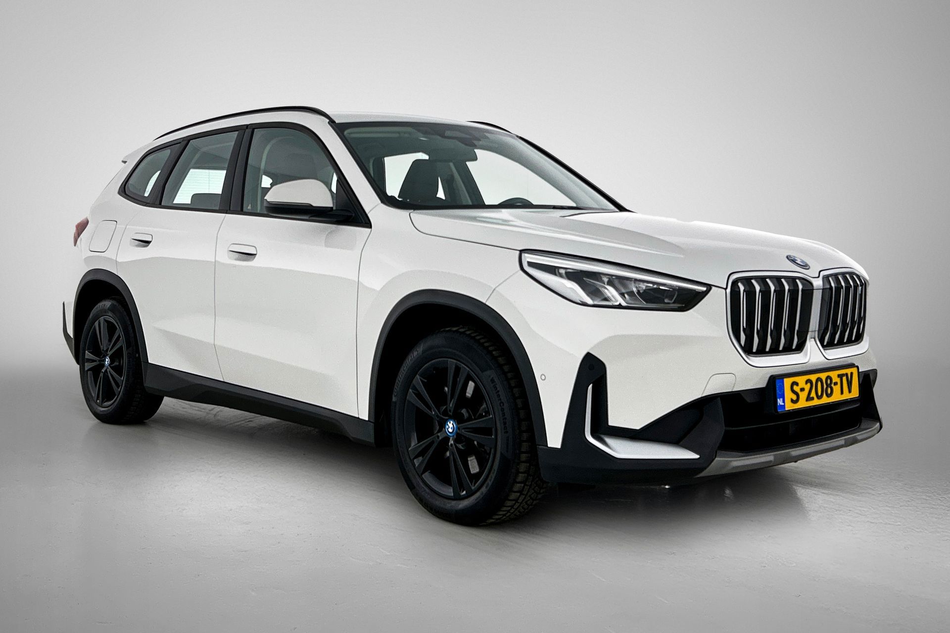 Foto van BMW Ix1