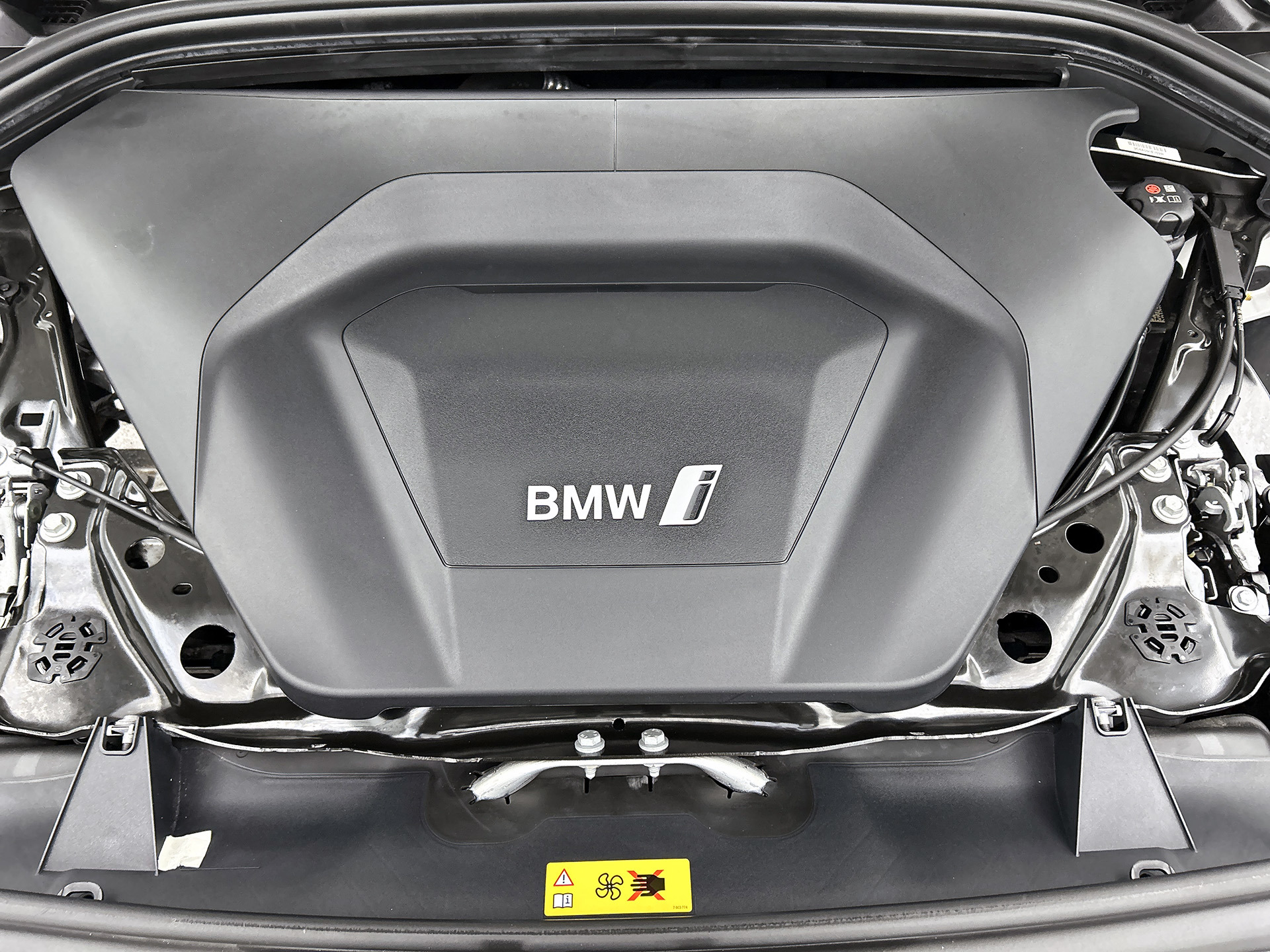 Foto van BMW Ix1