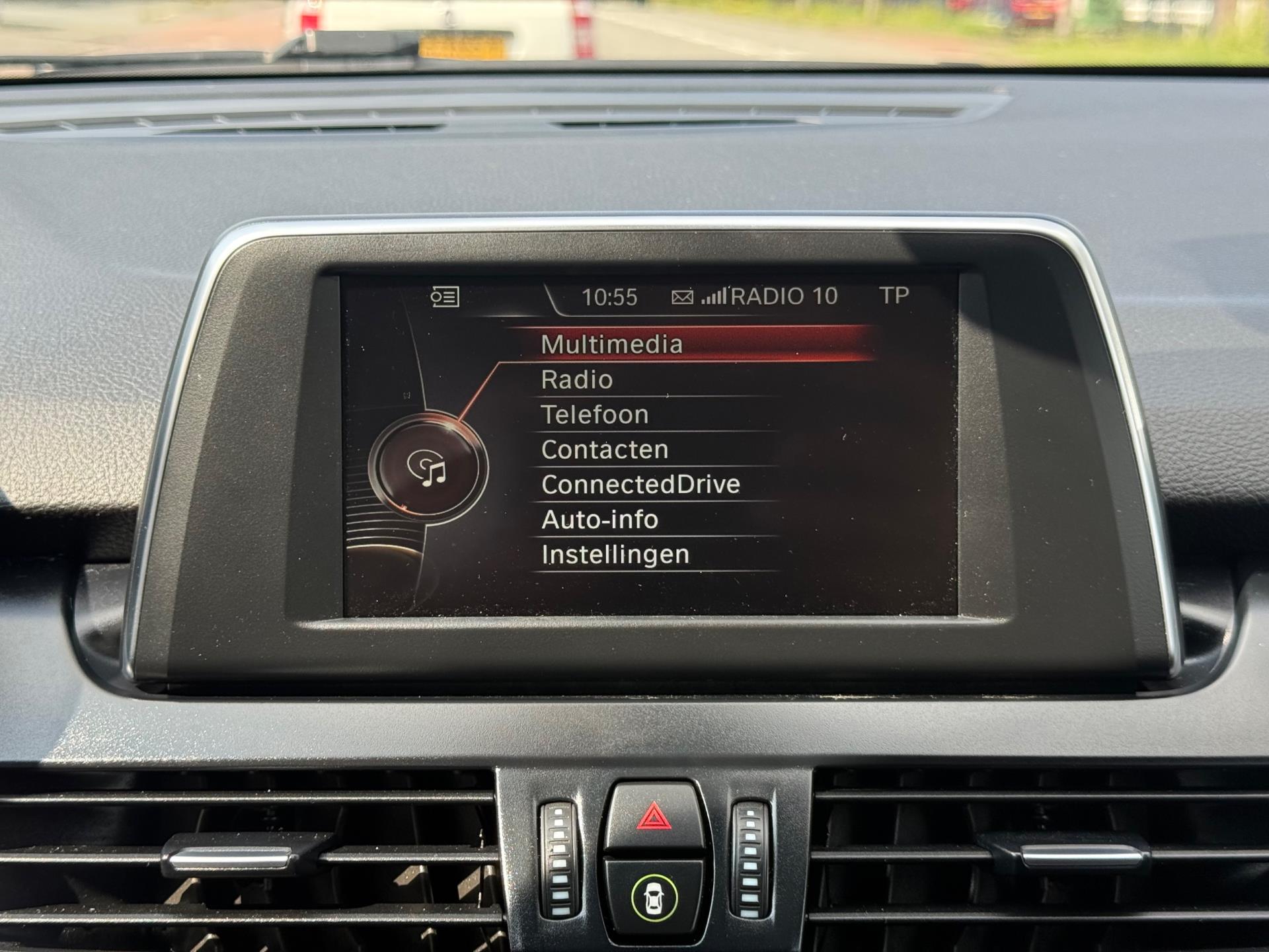 Foto van BMW 216i Active Tourer