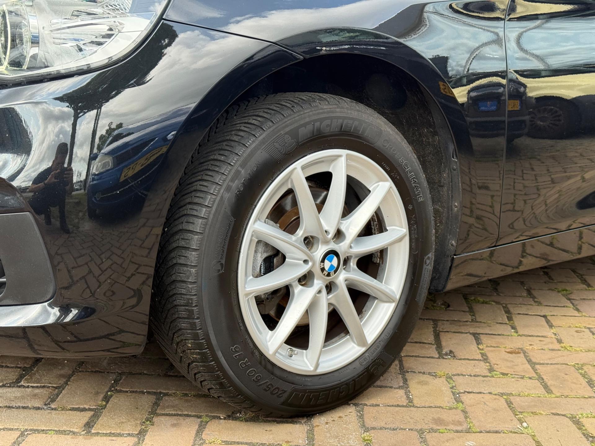 Foto van BMW 216i Active Tourer