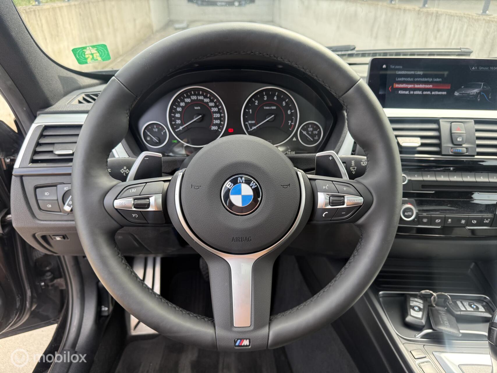 Foto van BMW 330e Iperformance