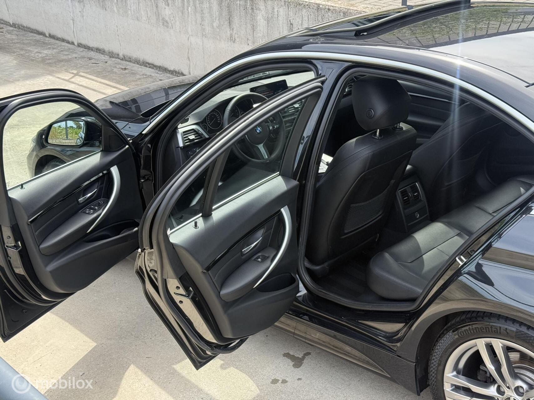 Foto van BMW 330e Iperformance