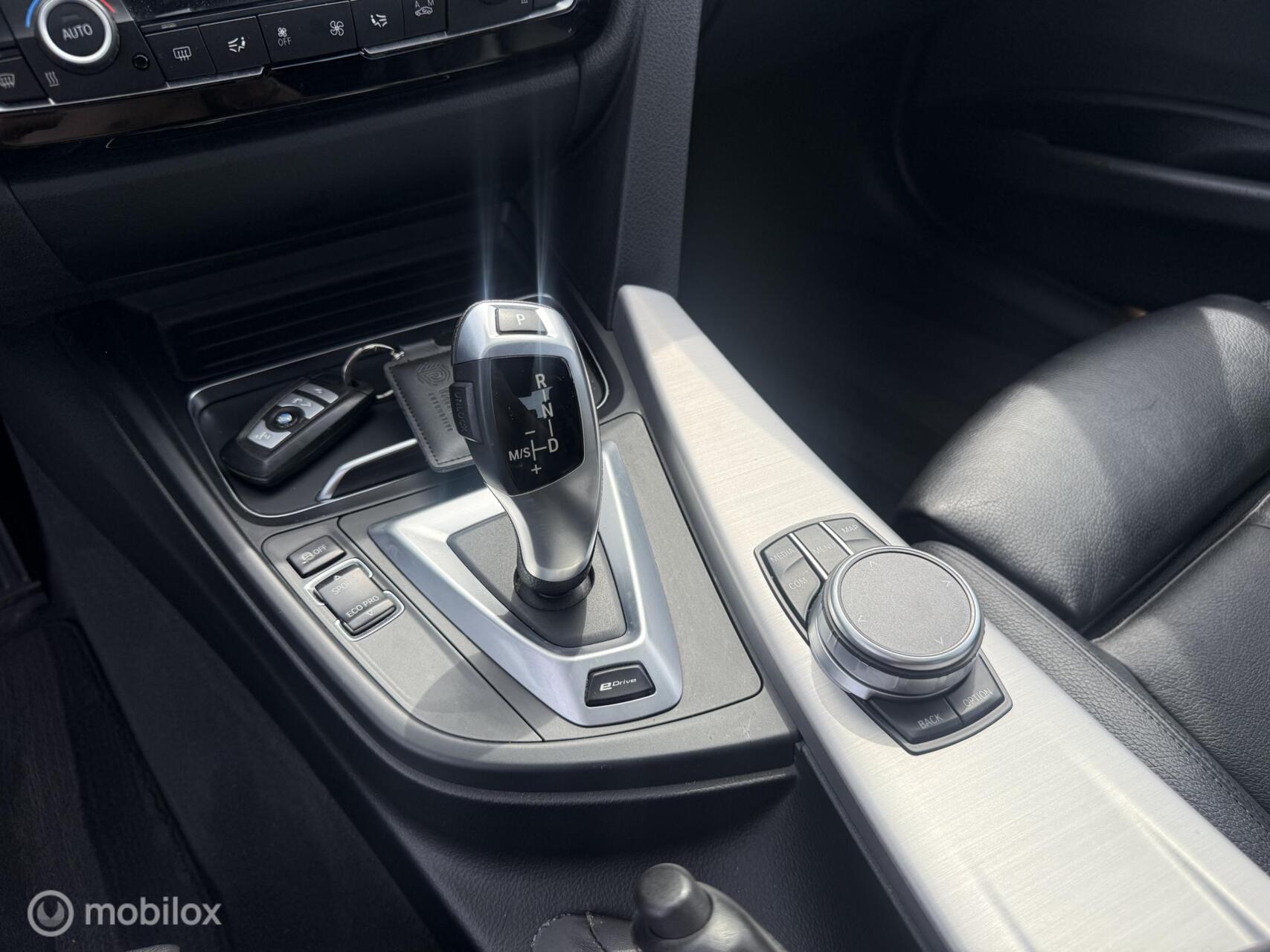 Foto van BMW 330e Iperformance