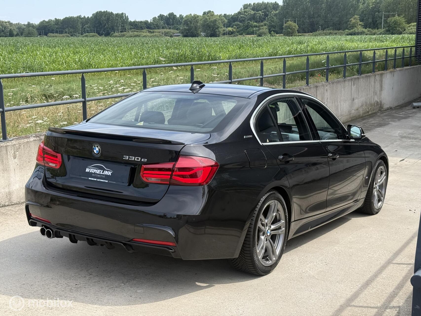 Foto van BMW 330e Iperformance