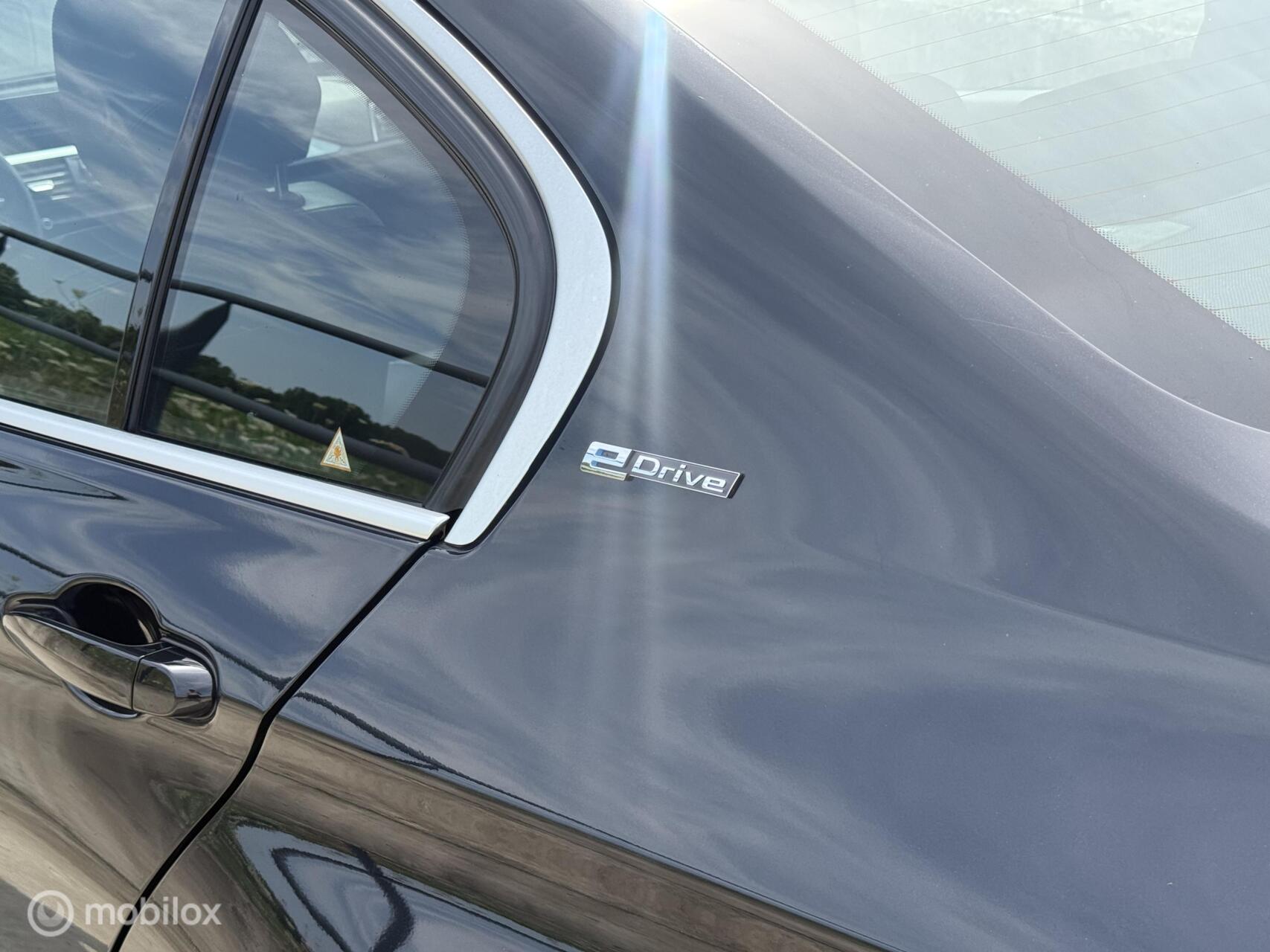 Foto van BMW 330e Iperformance