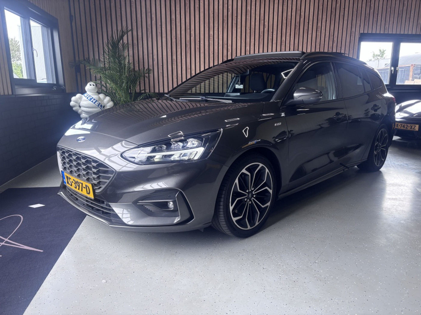 Ford Focus 1.0 EcoB. ST-LINE  KEYLESS/STOELVERWARMING/PANO 2019 - voorkant