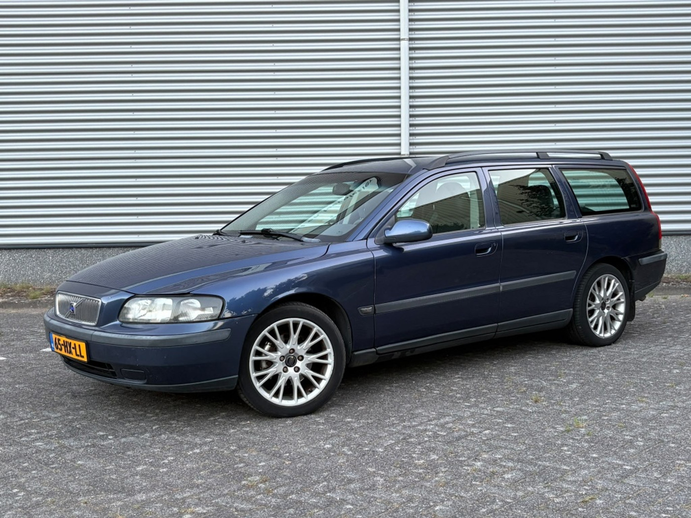 Volvo V70 2.4 Trekhaak Org NL NAP Carplay Cruise Control 2002 - voorkant